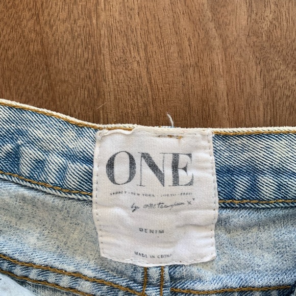 One teaspoon shorts - Picture 2 of 3